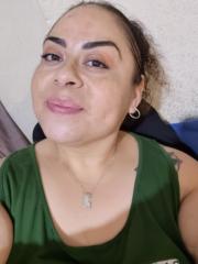 Angélica León