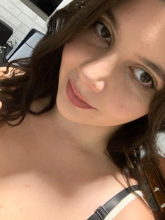 Sabrina De Castro