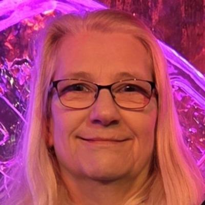 Tracey Neave