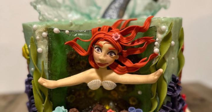 Cottage and Creek Cake Art