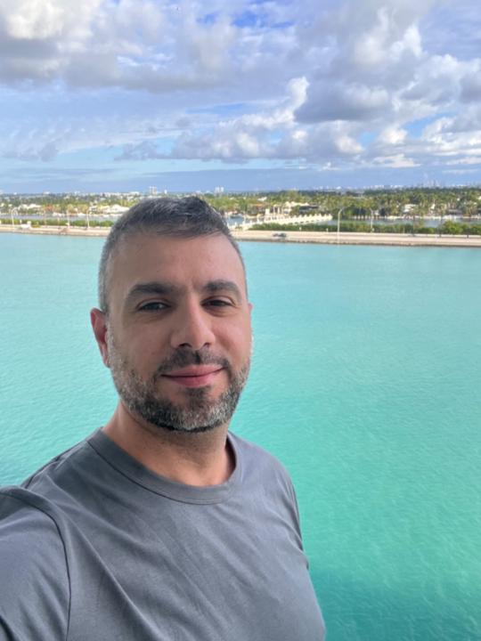 Mo Alzubi