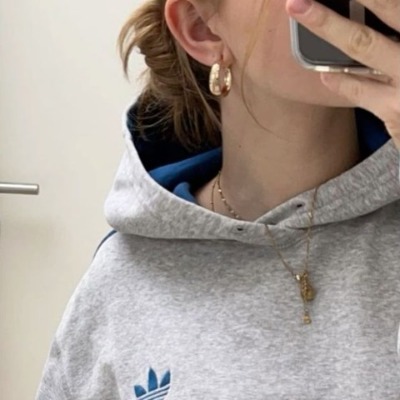 Mouna L