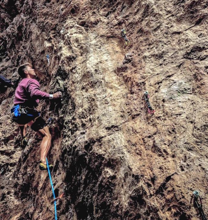 Víctor Manuel Fernández Navarro