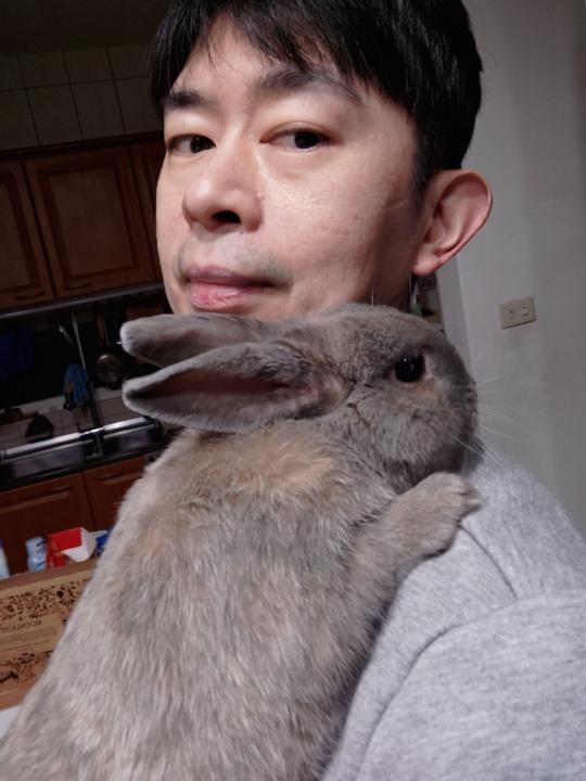 秉紘 江