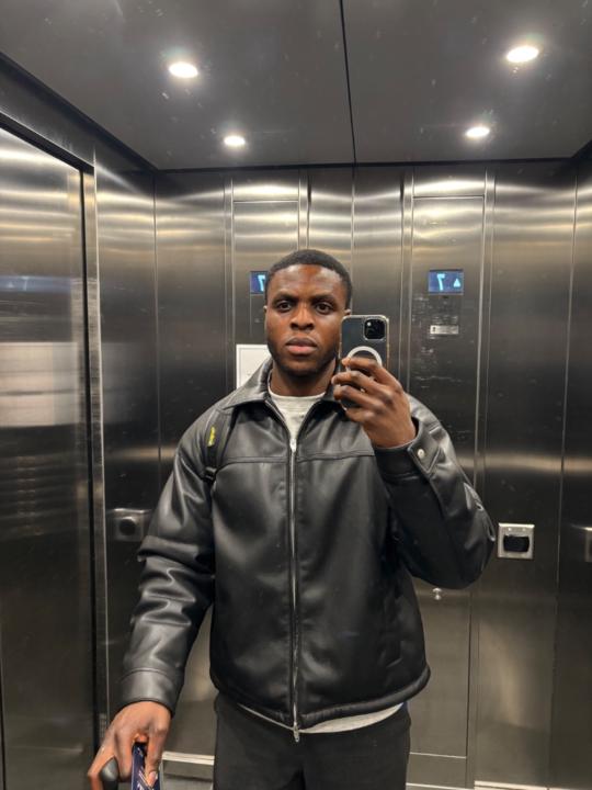 Deji Adeleye