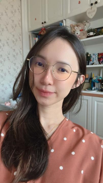 Vicky Lee