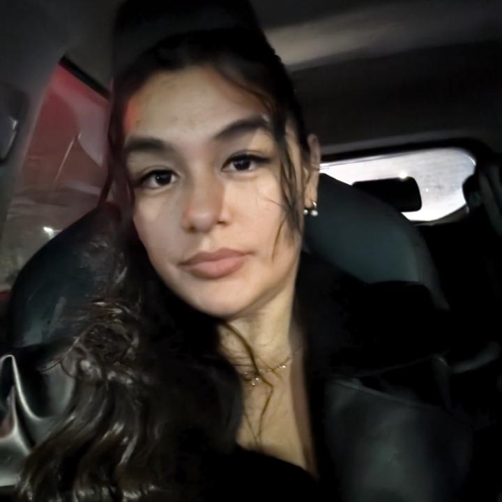 Magaly C