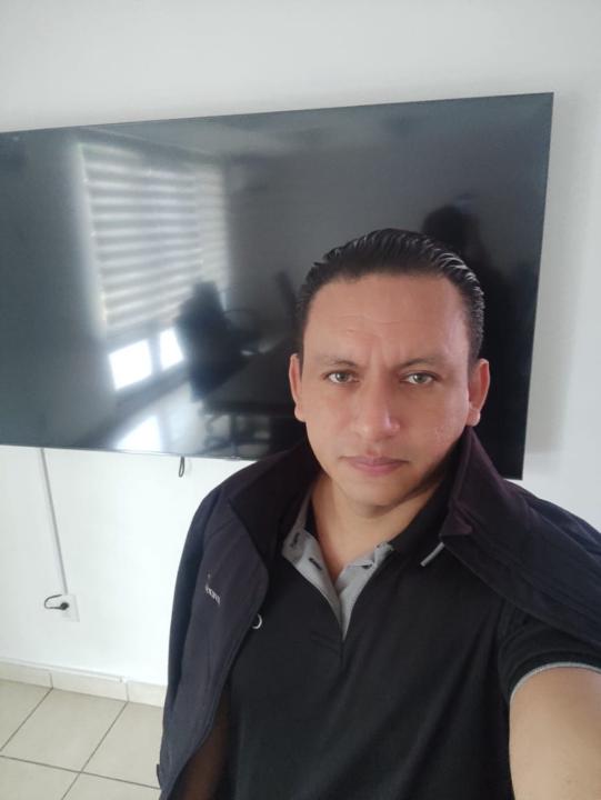 Alex Lara