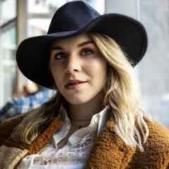 Erin,R Hayes