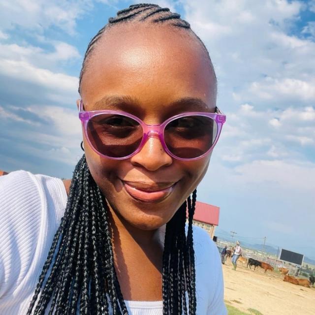 Tama Ntsihlele