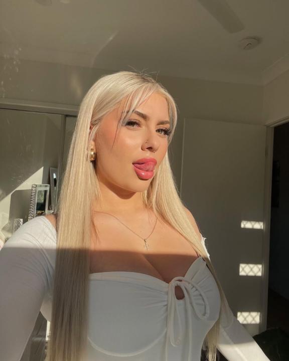 Sandra Bella