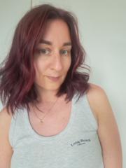 Szilvia Toth Luidens