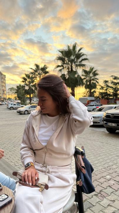 Pinar Nur bayrak