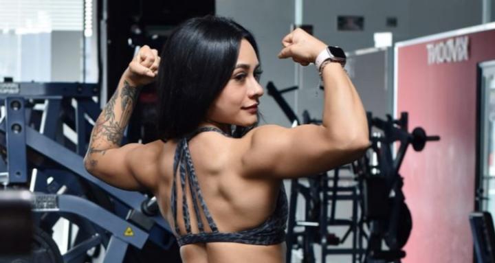Peach Glutes and Sculpted Abs