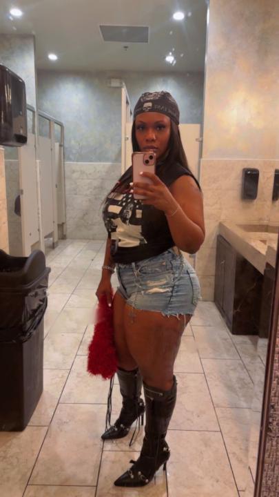 Nicole Davis