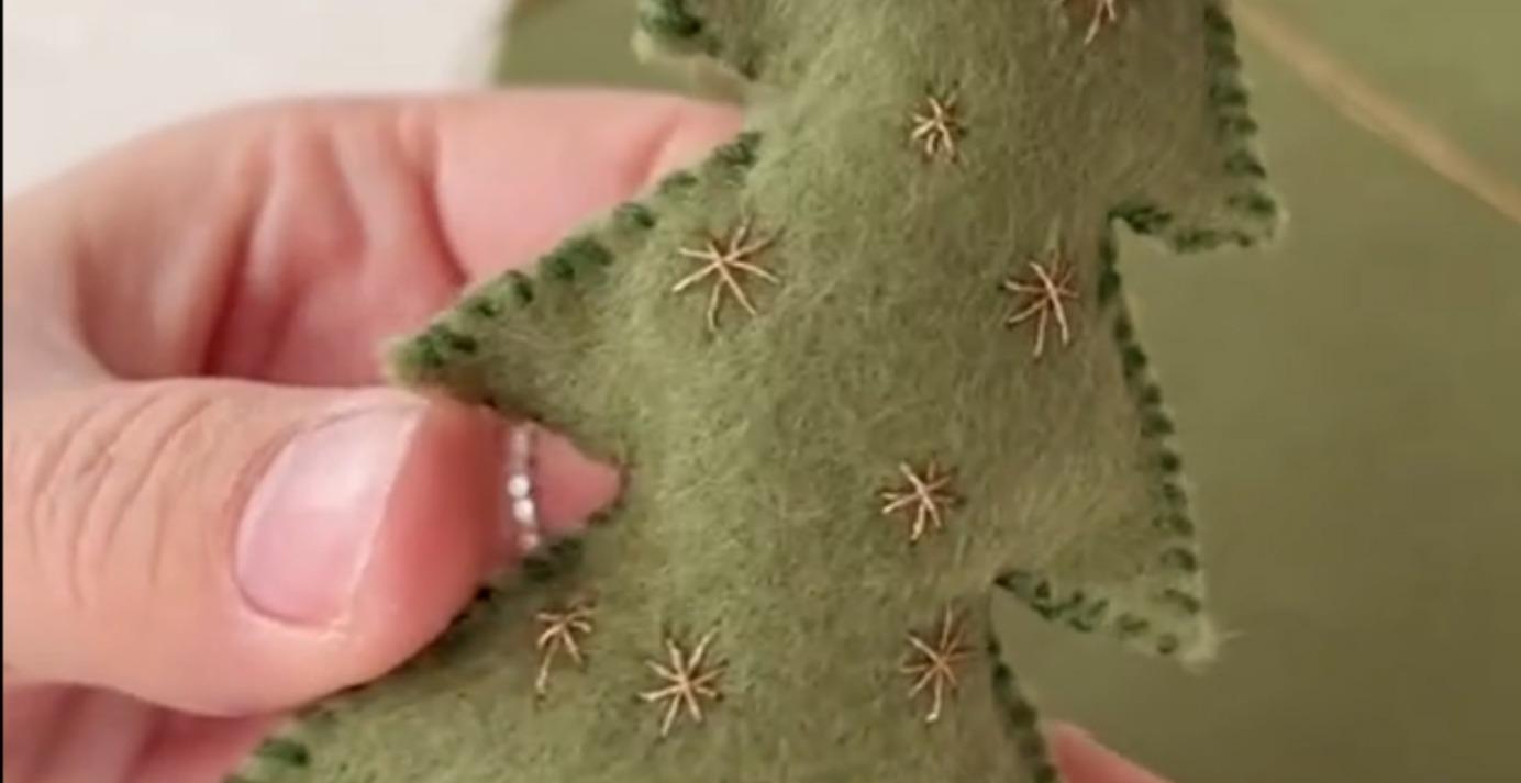 Quick + easy Simple Felt Christmas Tree