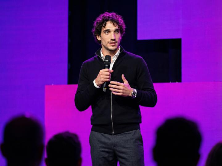 5 DIFFERENT CHARACTER PROMPTS [FREE]