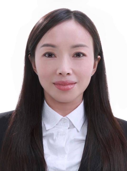 秦 小 玲