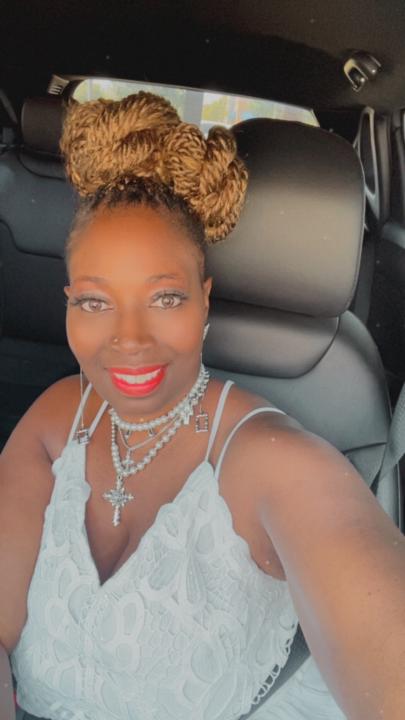Tenisha Thompson