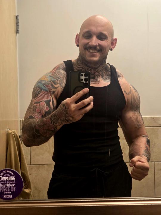 Let's see those Saturday gym selfies!!! 