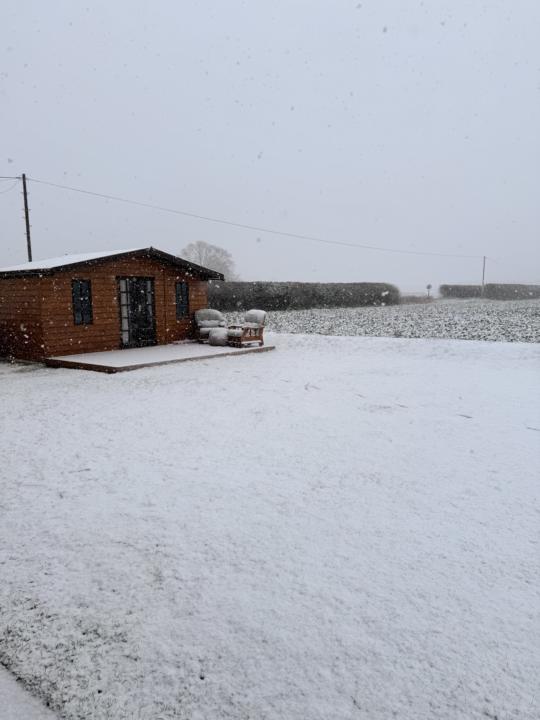 IT’S SNOWING 🌨️ 