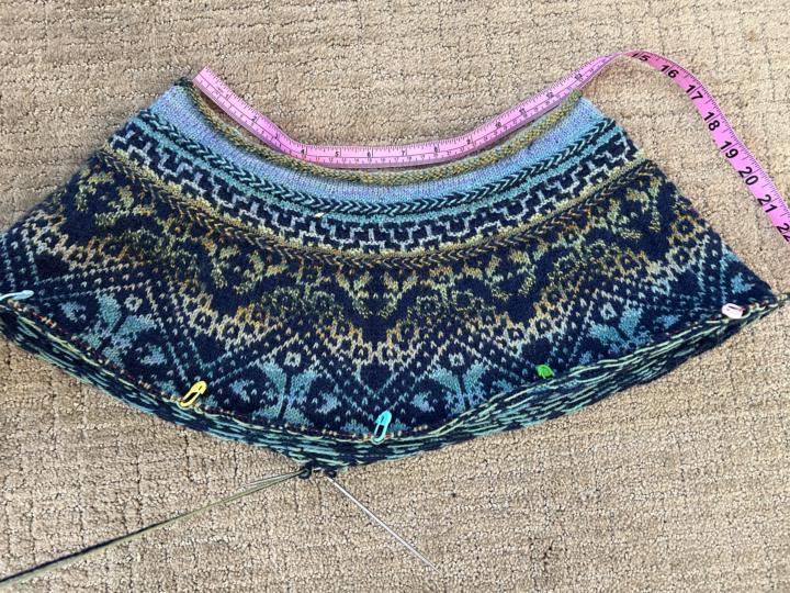 Neckline and armhole  questions