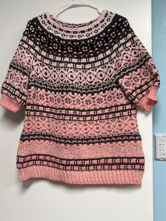 I finished my Rujuu. I put a crocheted collar on it. I really love how it came out with the gradient.