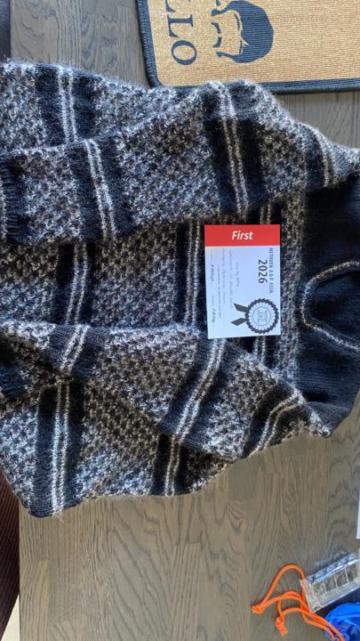 Thuraya sweater