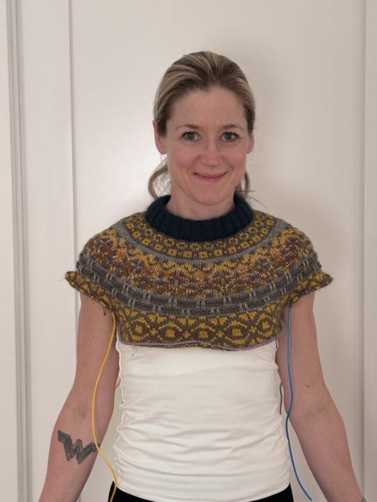 Clue 3 teal neckband 