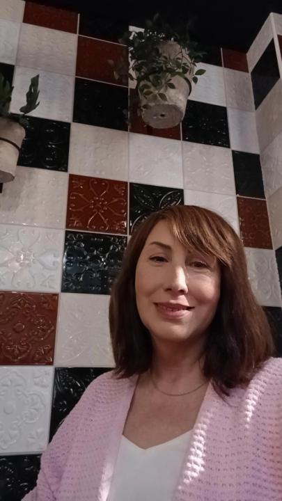 Mehnoush Aminshahidi