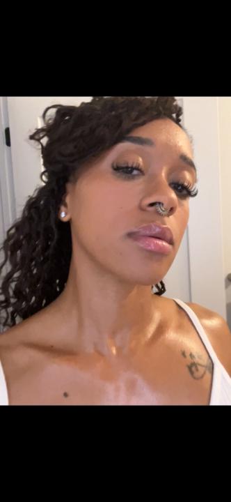 Zoe Issachar