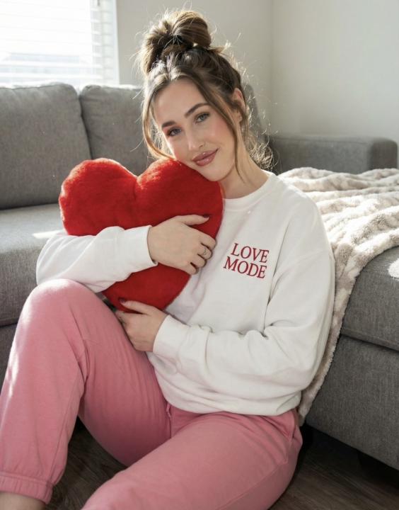 Valentine’s Day is coming and I had to drop this one 💗