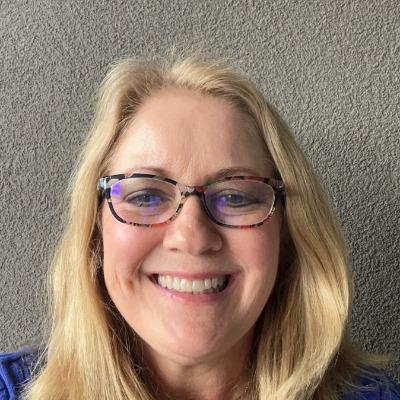 Lori Hinze