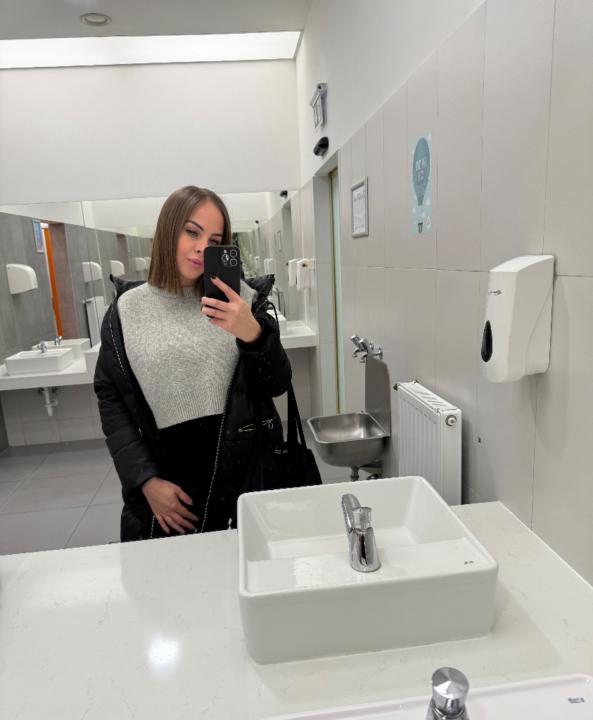 Alexandra Novák- Mosolygó