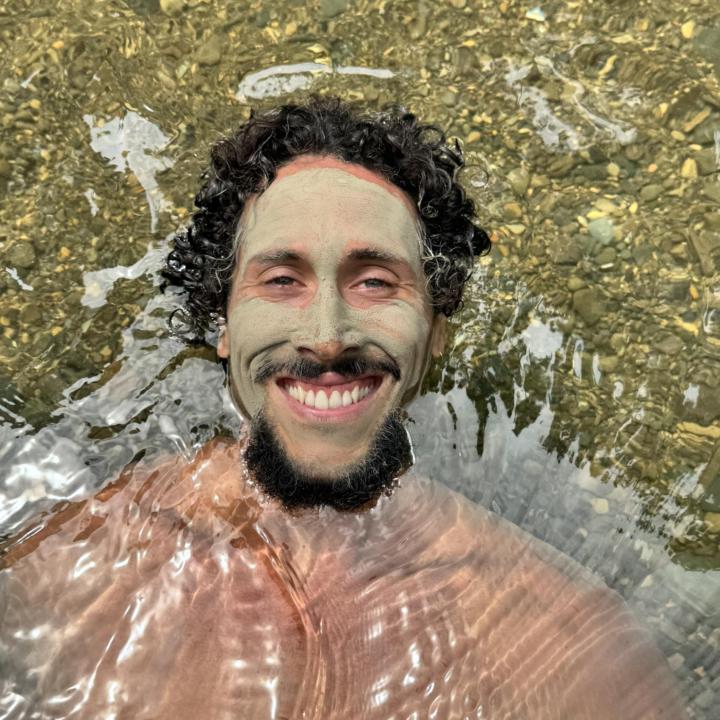 🌳 Hola over there!