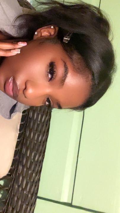 Eionna B