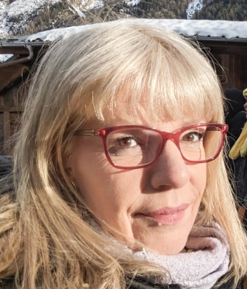 Marie M..