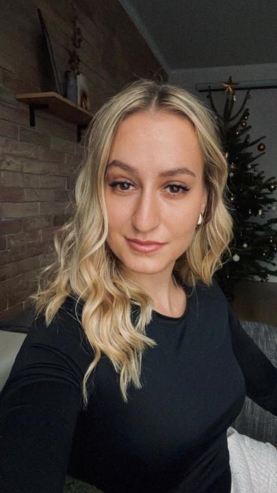 Dóra Pintér