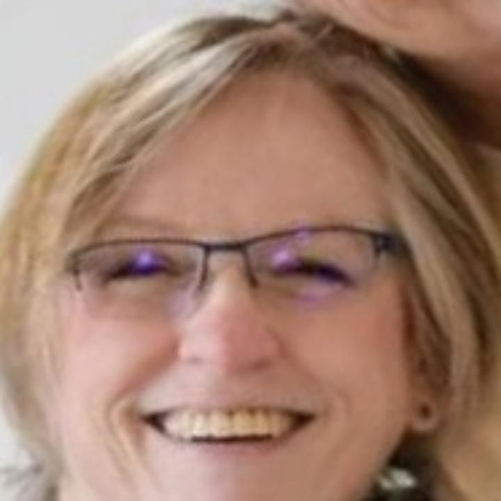 Lisa Chalk