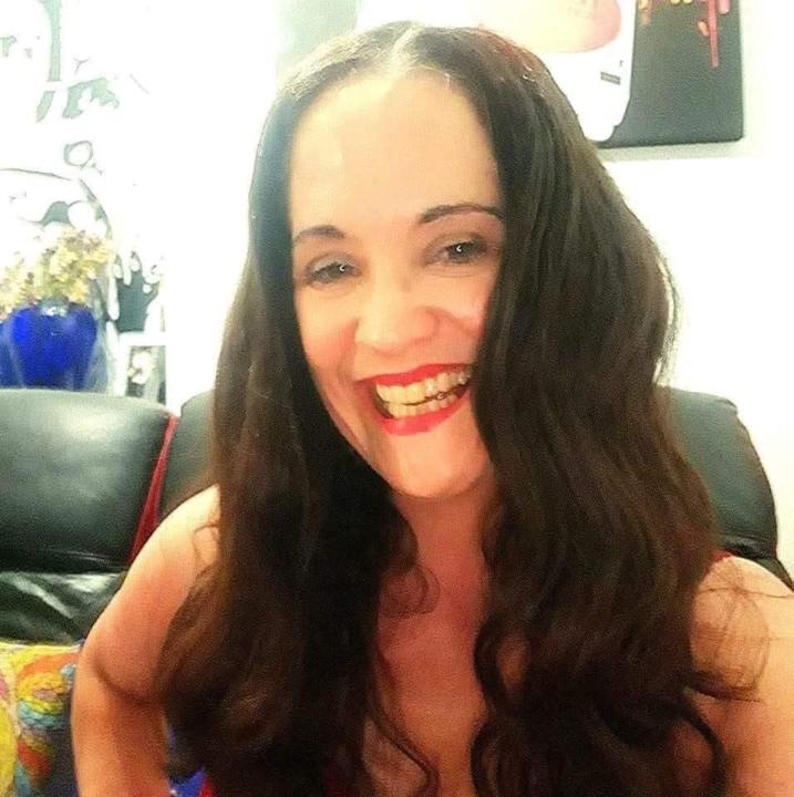Joanna Barnes