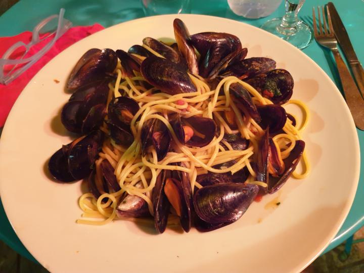 📍 Cannes, Côte d'Azur, Südfrankreich🇫🇷 Die besten Miesmuscheln meines Lebens 