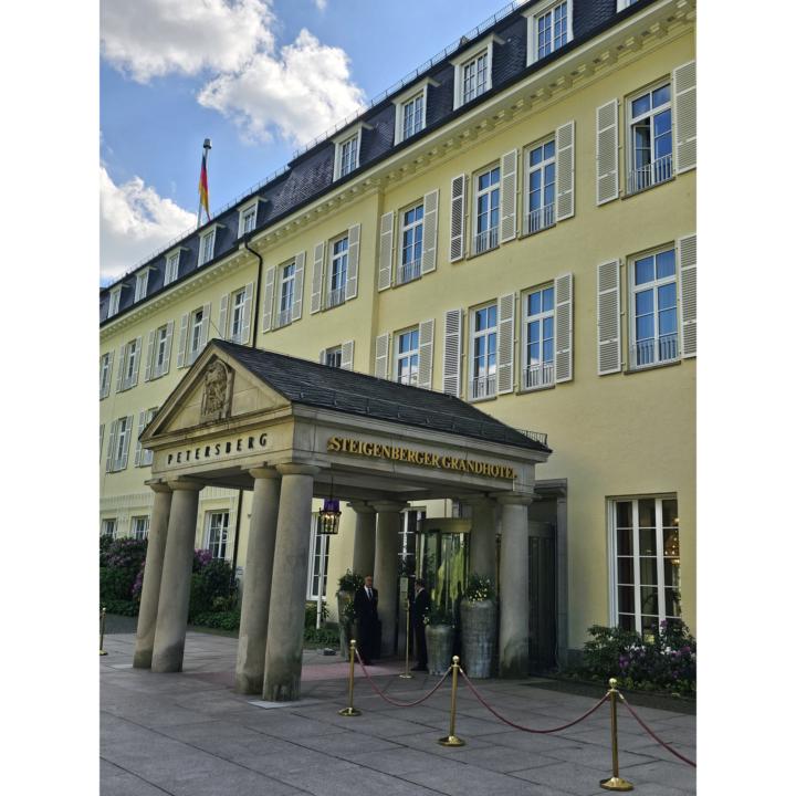 Grandhotel Petersberg – Genialer Rheinblick im Siebengebirge