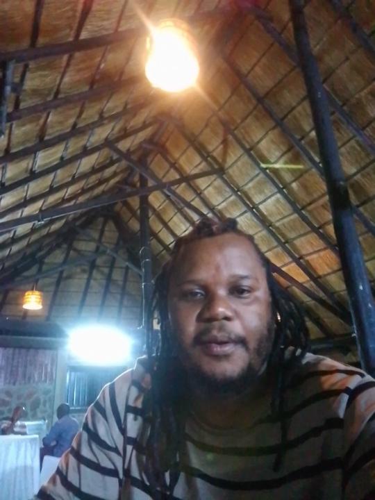 Leon Mzite
