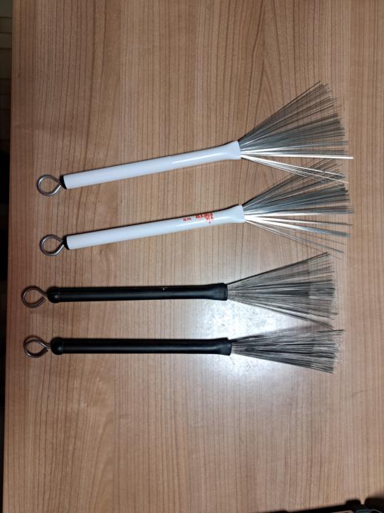 The Brushes - Les ballais