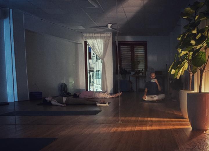 👋 Quay vào trong mình, đừng để ý bên ngoài.