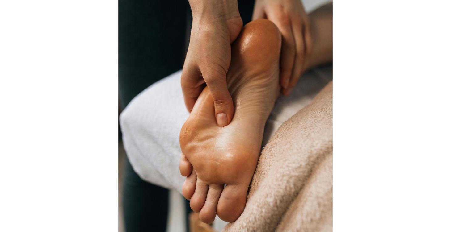 TECHNIQUES SPÉCIFIQUES DE REFLEXOLOGIE PLANTAIRE