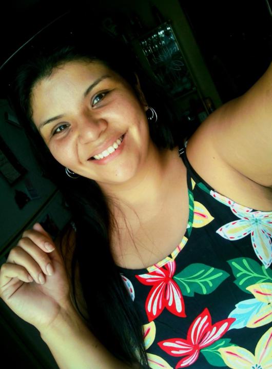 Cecy Flores