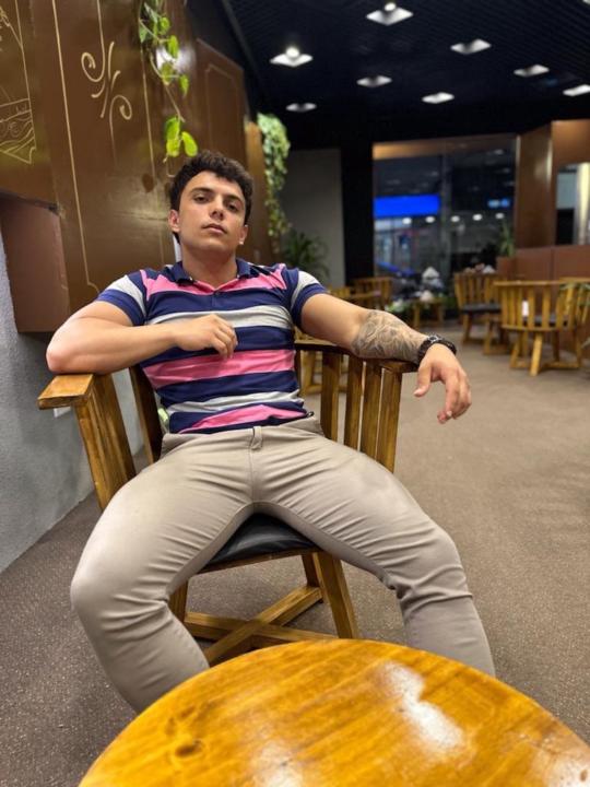 Ayrton De Felice Vega