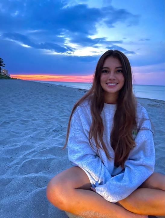 Riley Leais