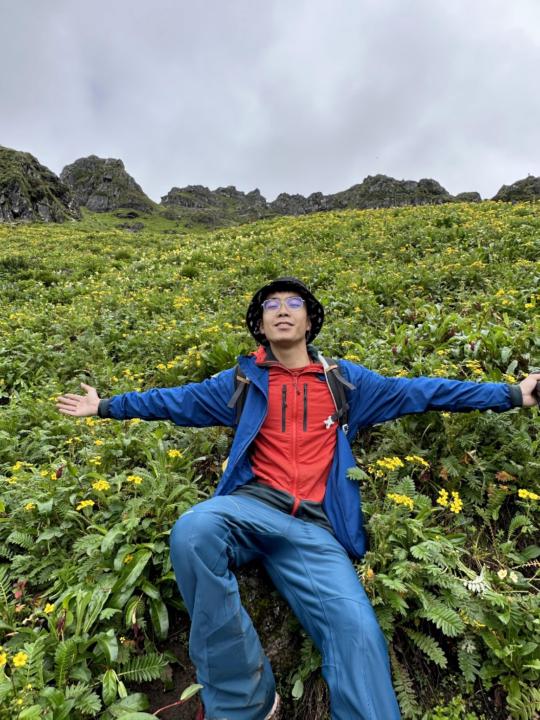 Jingkang Liang